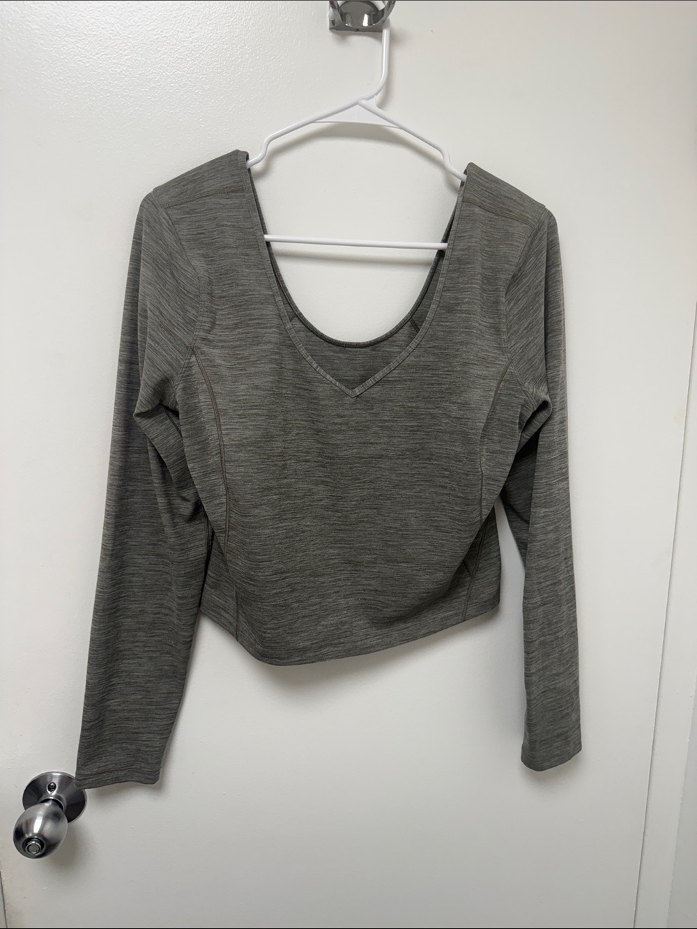 lululemon athletica Heather Gray Long Sleeve Scoop Crop Top